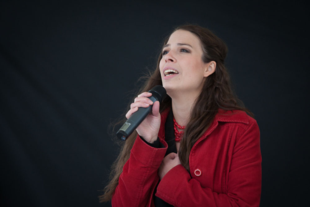 Showtár Kisfaludy Zsófia
